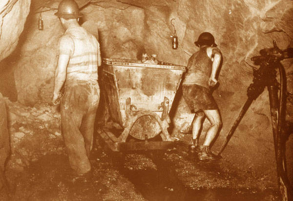 miniera minatori epoca