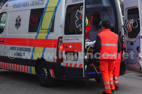 misericordia incidente rotonda 2015 ambulanza