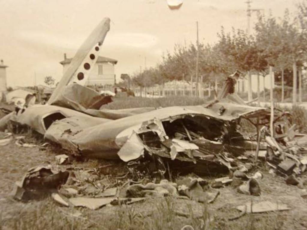 bombardamento pasquetta aereo abbattuto Fernado santoni