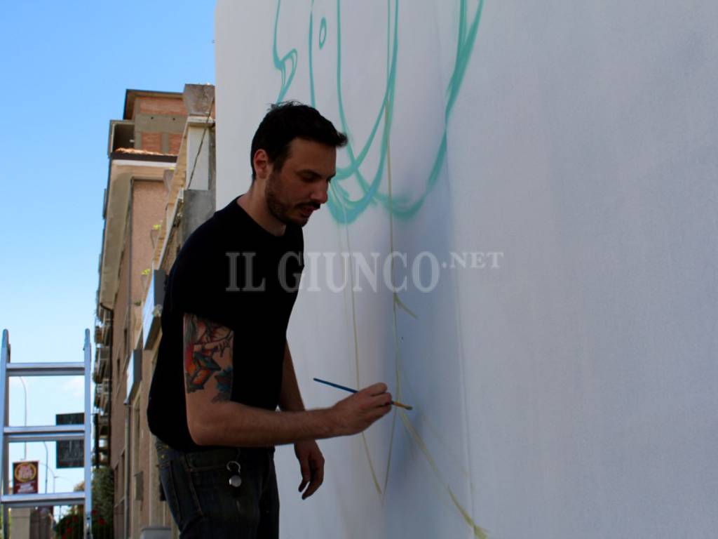 graffito sede Vivarelli Colonna Claudio Chimenti Madkime