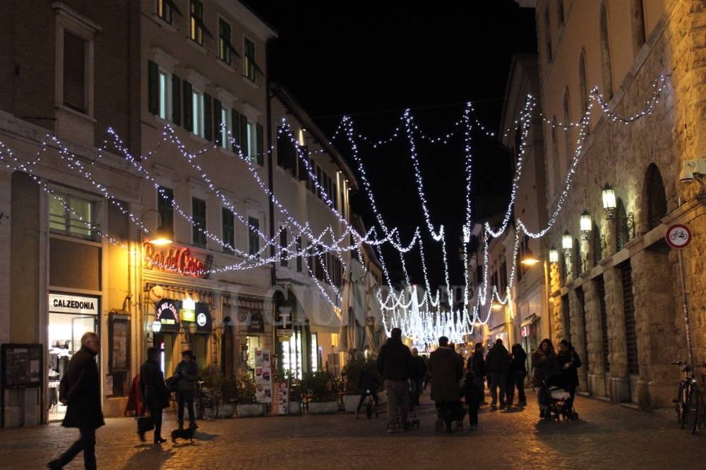 luminarie luci Natale albero centro storico Grosseto