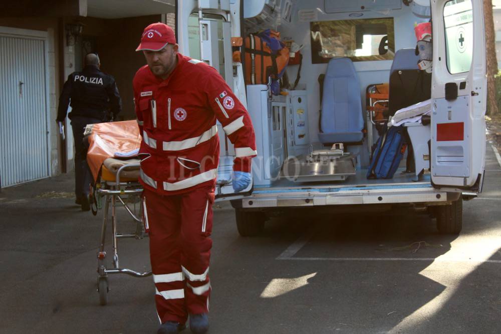 Bambina caduta 2017 ambulanza croce rossa