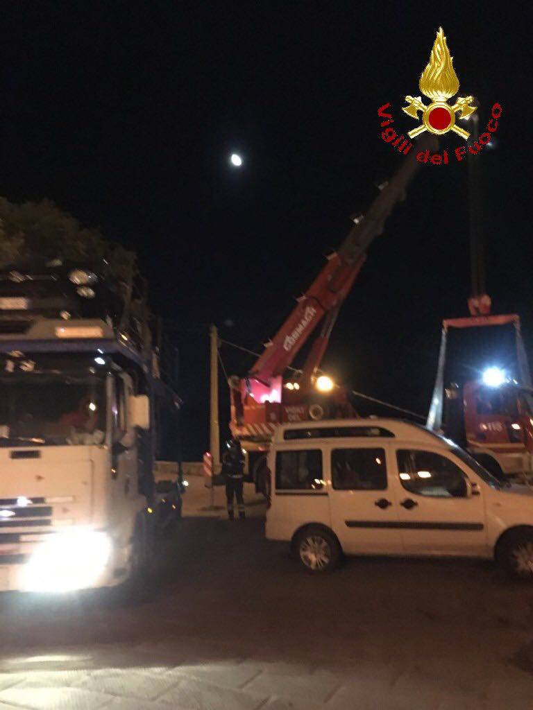 camion incastrato a Montepescali