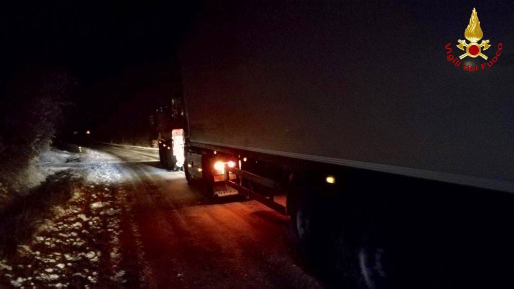 camion bloccato per neve 2018