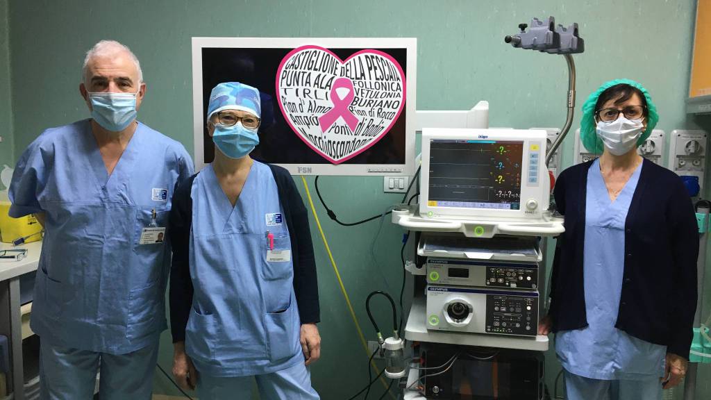 Insieme in rosa dona un monitor all'ospedale