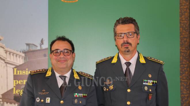 Cesare Antuofermo E Il Nuovo Comandante Della Guardia Di Finanza Ilgiunco Net